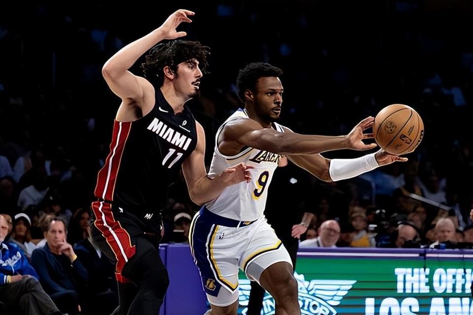 湖人新星布朗尼：赛前未知能否登场，防守端展现惊人实力