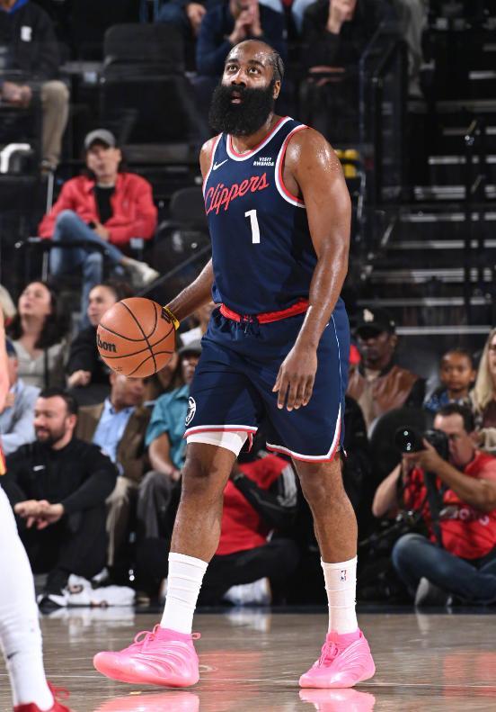 鲍威尔21分力克旧主，哈登29+7+8却因失误葬送比赛，热火1分险胜快船