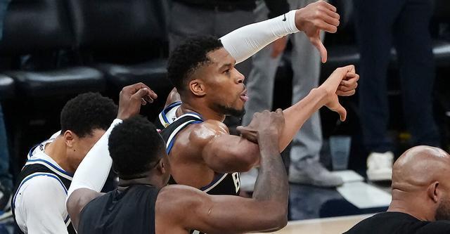 字母哥声援特纳：队史盖帽王遭嘘 雄鹿全队力挺显温情