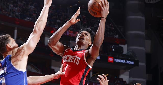 阿门-汤普森27分申京26+11 火箭主场力克独行侠喜迎四连胜