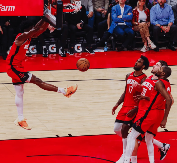 火箭4连胜！杜兰特18中6仍关键，申京22+11，5大球星表现全解析