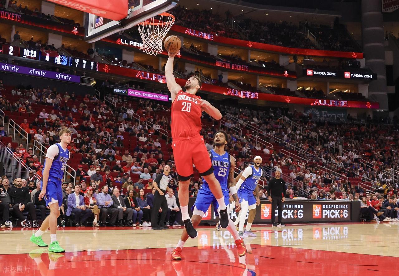 完胜状元弗拉格！阿门打爆独行侠！申京26+11+6，杜兰特拉胯赢球