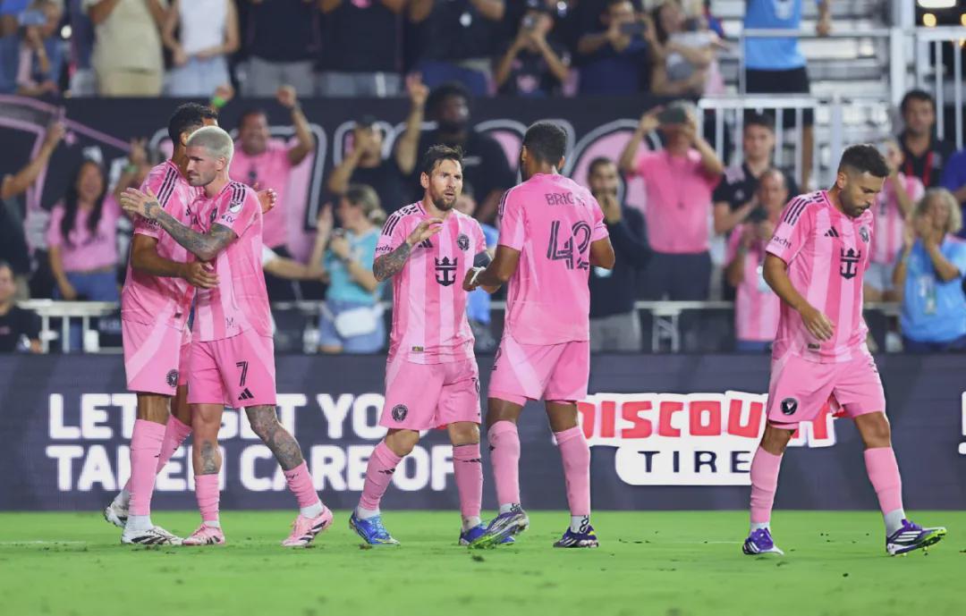 42-36！梅西赛季42球力压C罗，冲击900球+率队晋级美职联8强