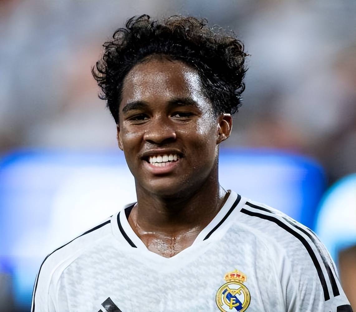 皇马巴西新星难获机会，租借里昂或成世界杯跳板