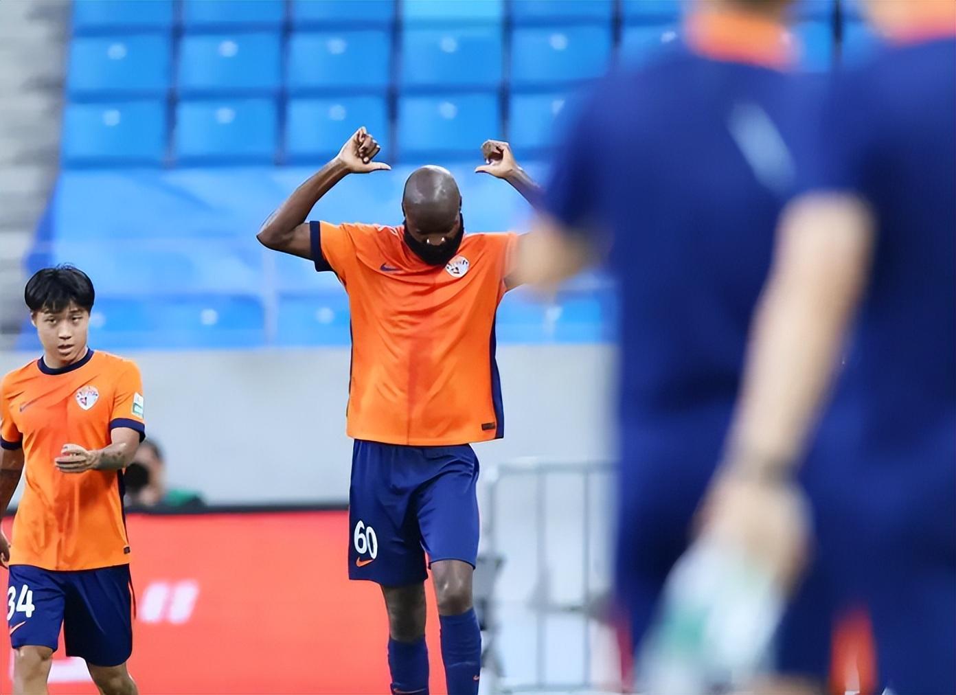 中超神锋兰克尔泽12场7球引豪门哄抢，续约薪资成焦点