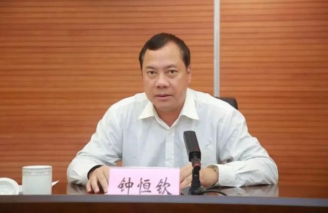 广西钦州原副市长钟恒钦因权色交易被逮捕，案件细节曝光