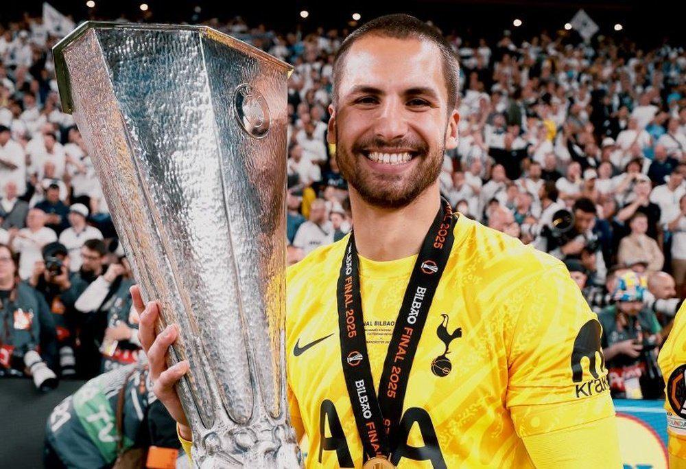 27岁热刺门将，夺冠后退役当导演