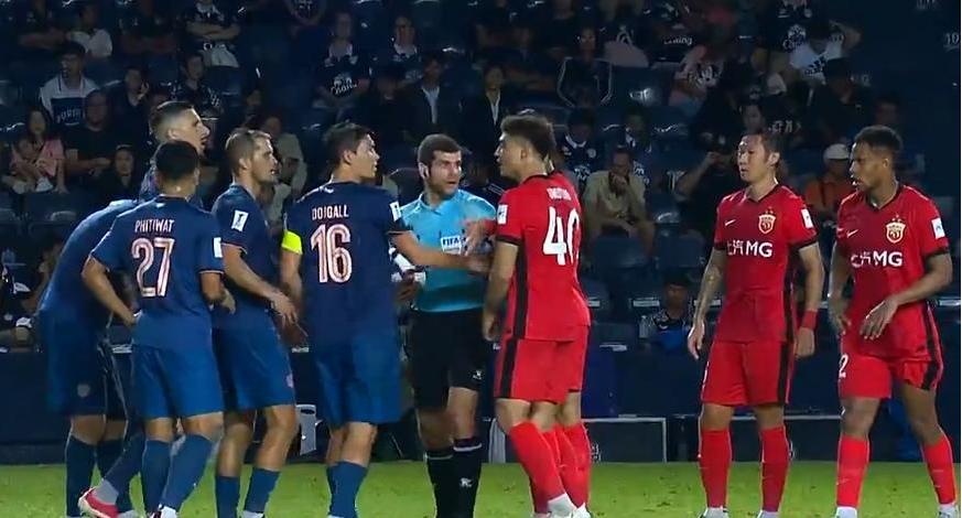 上海海港vs武里南联比赛现场