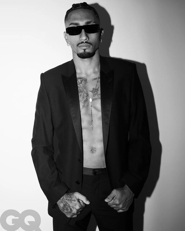 拉菲尼亚专访：巴萨退役梦想与家庭幸福故事