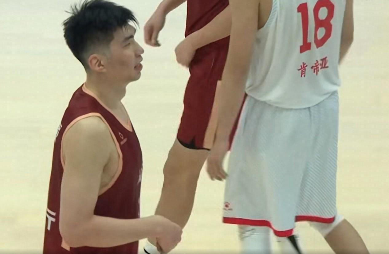 余嘉豪全运会首秀：时差未消仍砍8分8板，助浙江轻取江苏