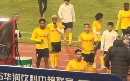 青岛西海岸队下周二杭州集结，备战期间将踢热身赛