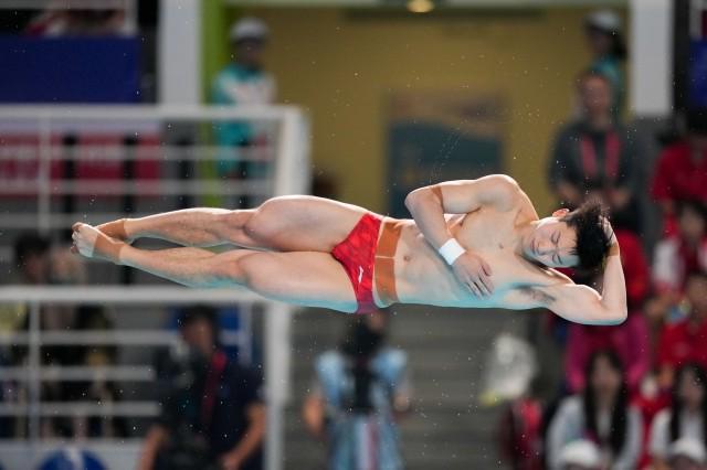 全运会跳水赛：王宗源勇夺男子1米板金牌