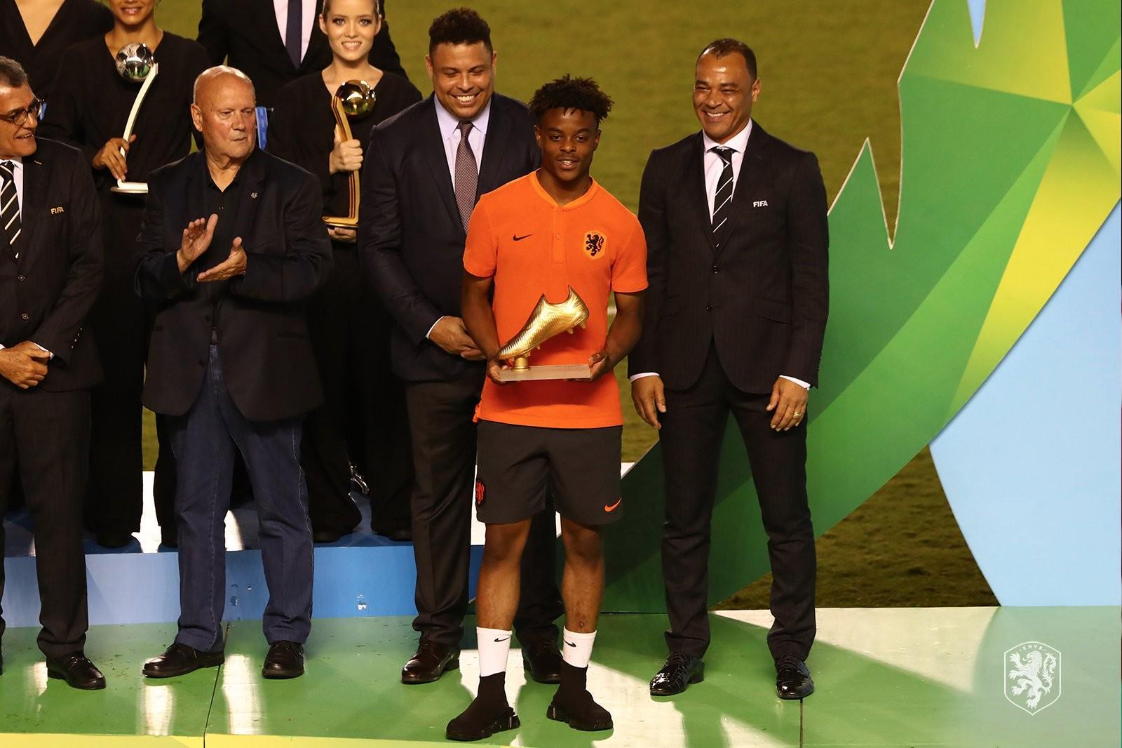 库拉索归化23岁荷兰前锋汉森，世少赛金靴得主完成国家队首秀