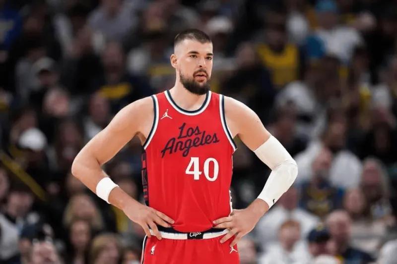 快船119-120惜败热火：四大隐患浮现，泰伦卢战术成焦点