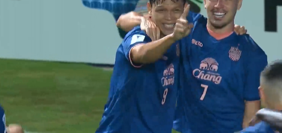 亚冠赛场再失守！海港25场连丢球创尴尬纪录，颜骏凌500场里程碑遇冷