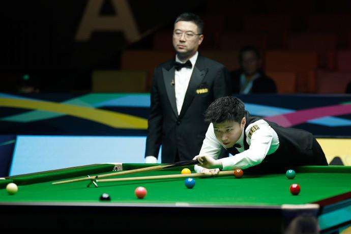 斯诺克国锦赛16强战况：赵心童险胜，奥沙利文爆冷出局