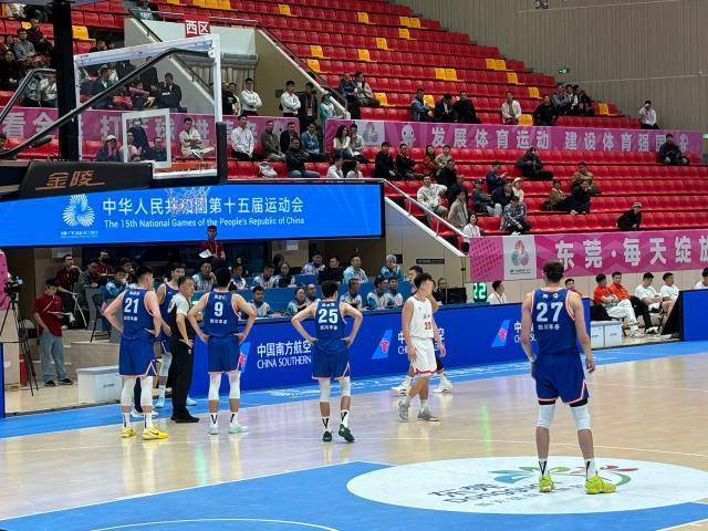 四川全运男篮大胜湖北 胡金秋周琦合砍49分统治赛场