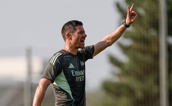 连续两季率不同队欧战做客安菲尔德，阿隆索创历史第三纪录