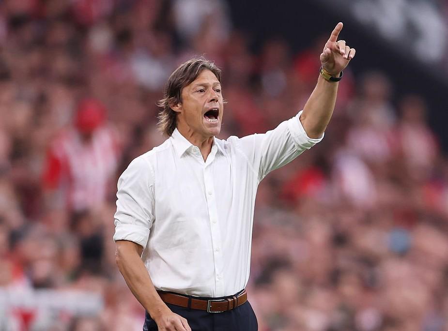 阿尔梅达固守四后卫阵型，塞维利亚联赛三连败引战术反思