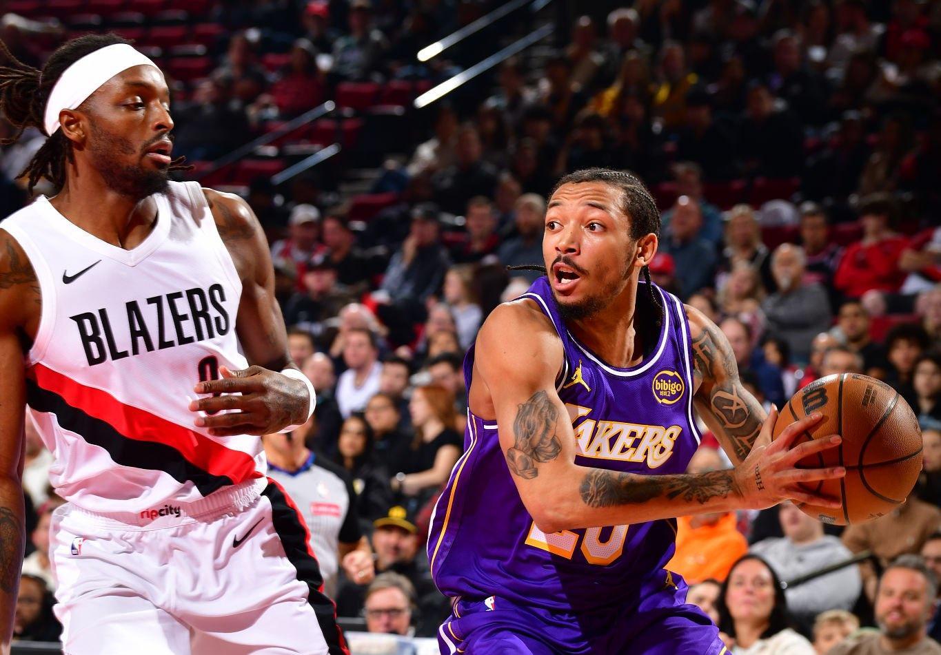 湖人64万新星闪耀！三巨头缺阵，21岁史密斯狂轰25+6创纪录