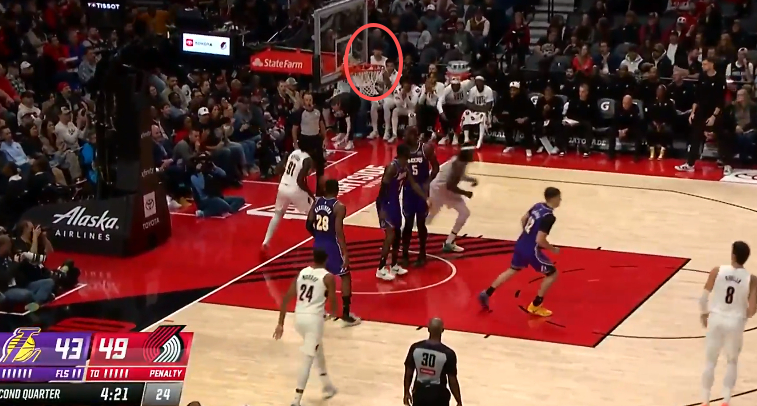 湖人客场力克开拓者！NBA排名大洗牌，杨瀚森面临三重困境