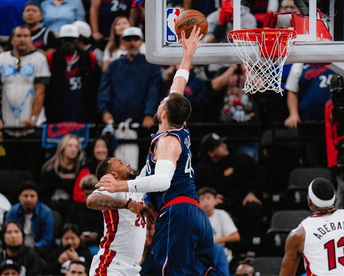 哈登29+8+7梦回巅峰，伦纳德绝杀未果，快船1分惜败热火