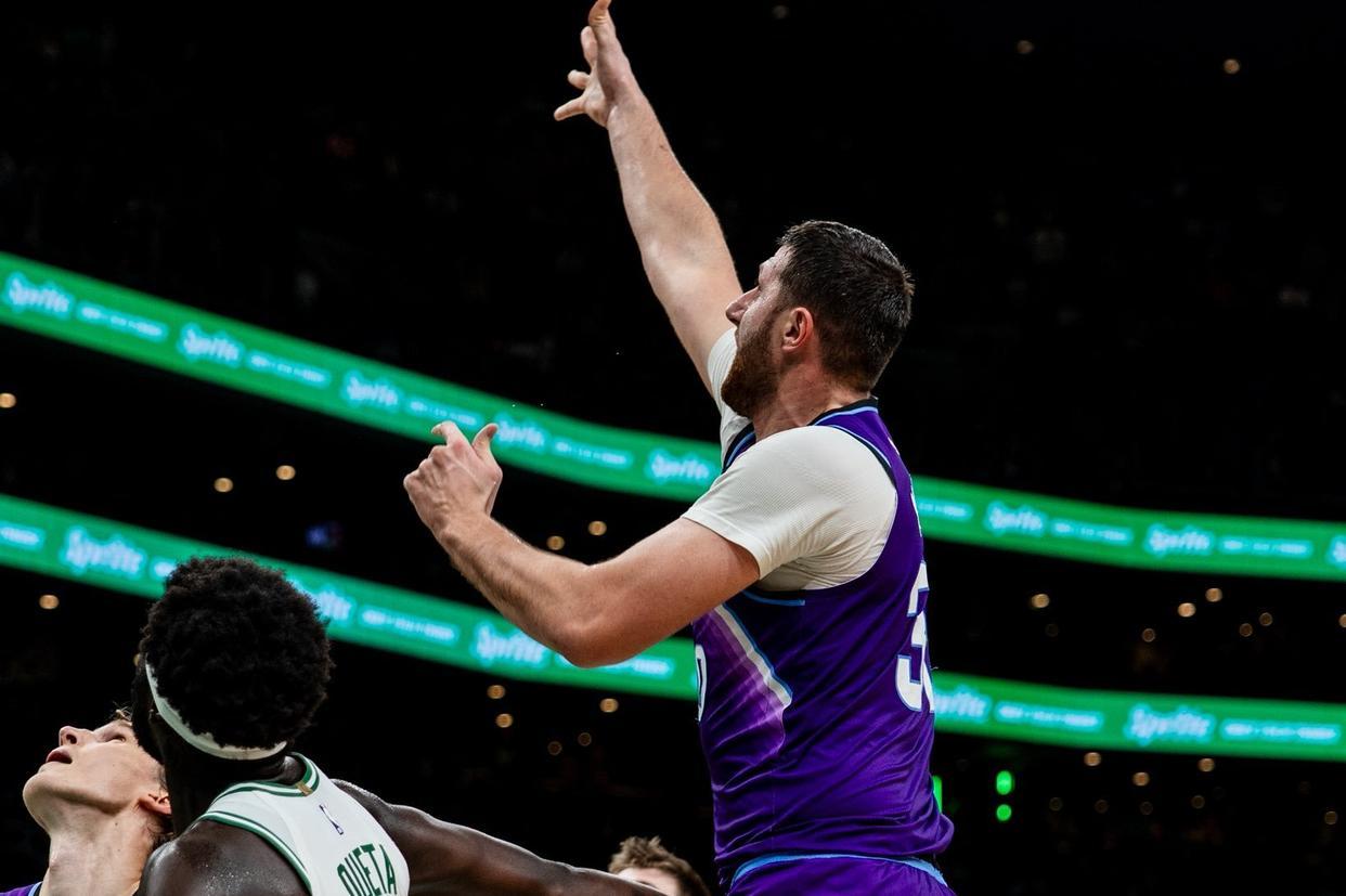 补篮绝杀！爵士新星基杨·乔治狂砍31分，单节16分率队险胜凯尔特人