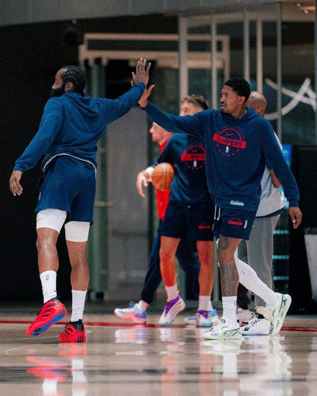 快船背靠背挑战雷霆：小卡崴脚成疑，连败危机四伏