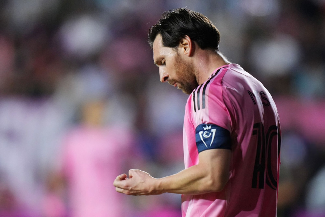 C罗前队友迪亚洛公开示爱梅西：想交换球衣，偶像身份揭晓