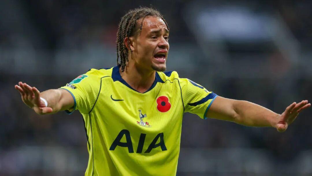 热刺标王西蒙斯低迷引争议 乌多吉与索兰克复出或成转机