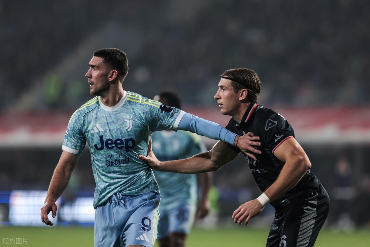 戴维或离队，科斯蒂奇焕新，尤文欧冠背水一战迎新机遇