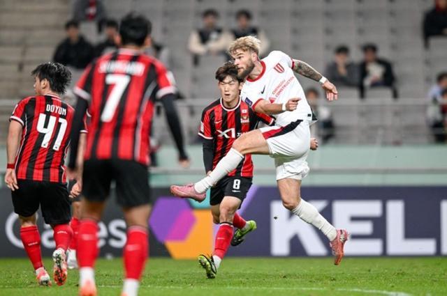 成都蓉城客场战平首尔