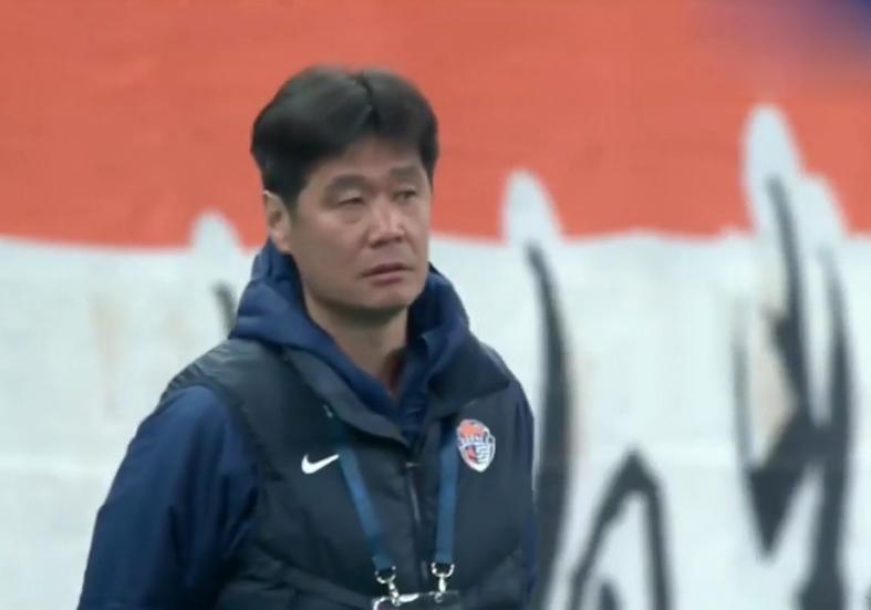 李国旭邵佳一竞逐国足帅位，大连五虎与段学霸等新星迎机遇