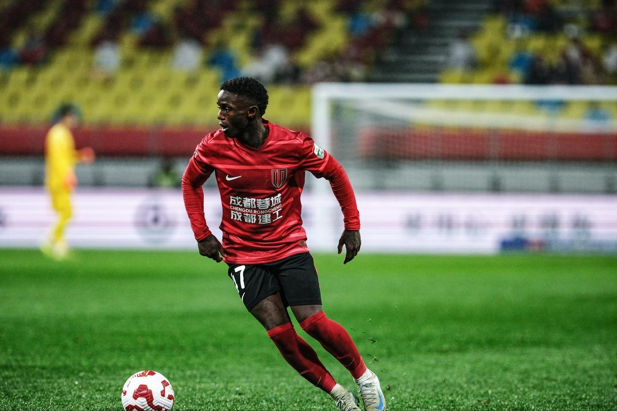 卡隆去留成疑：玻璃人属性与韦世豪竞争，谁将占据主力？