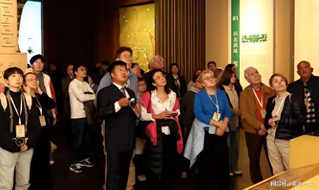 中国五千年前刀叉之谜：为何西方沿用至今，中国却改用筷子？