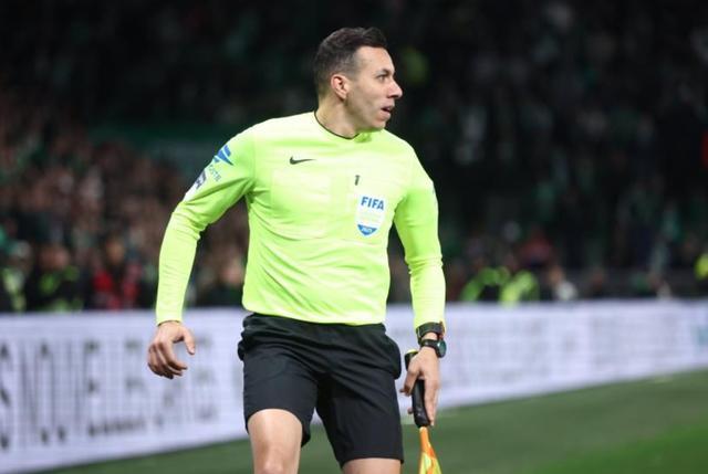 圣埃蒂安球迷投掷硬币击中裁判 获刑七个月缓刑