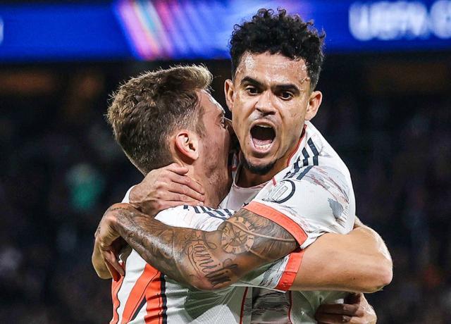 欧冠：迪亚斯双响后染红，拜仁2-1客胜巴黎领跑积分榜