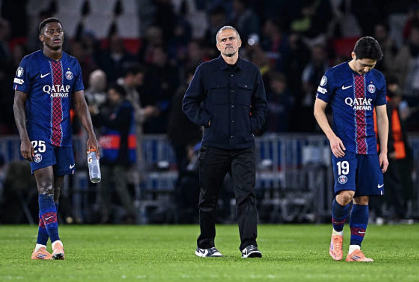 恩里克谈巴黎1-2负拜仁：11打11拜仁更强，登贝莱新伤无关旧疾