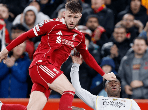 欧冠焦点战：布拉德利锁死皇马双星，利物浦6万球迷高歌致敬