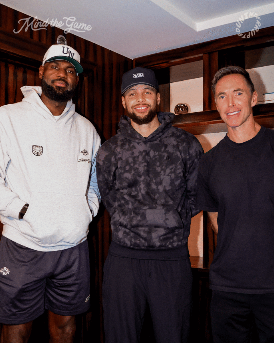 詹姆斯笑谈库里改变NBA：三分狂潮席卷联盟，皆因斯蒂芬引领