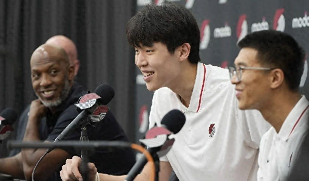 杨瀚森翻译NBA逆袭：985高材生转型助理教练的励志之路