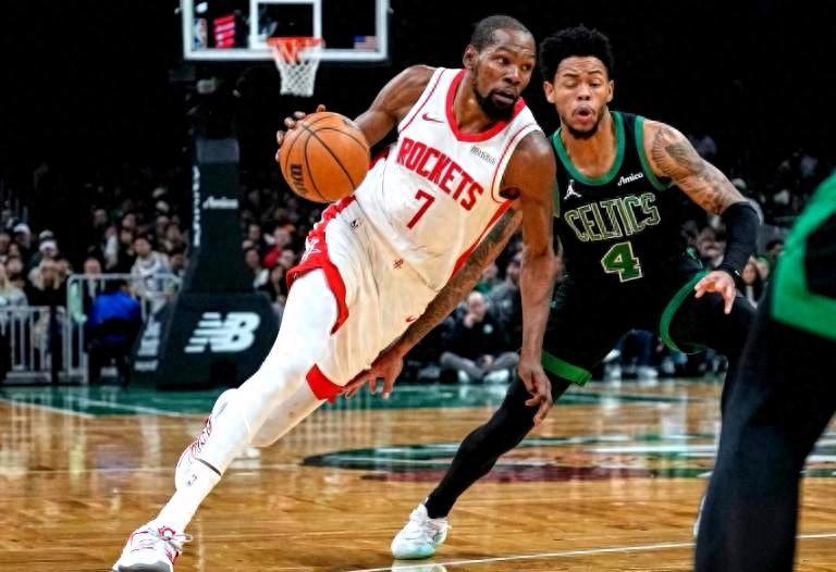 火箭128-101大胜凯尔特人，乌度卡盛赞杜兰特成争冠关键