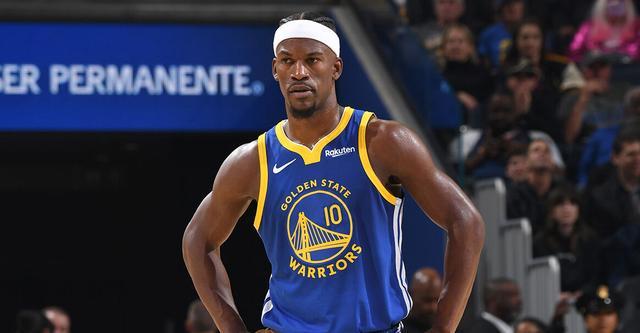 突发！吉米·巴特勒下背部酸痛伤退 勇士对阵太阳比赛提前离场