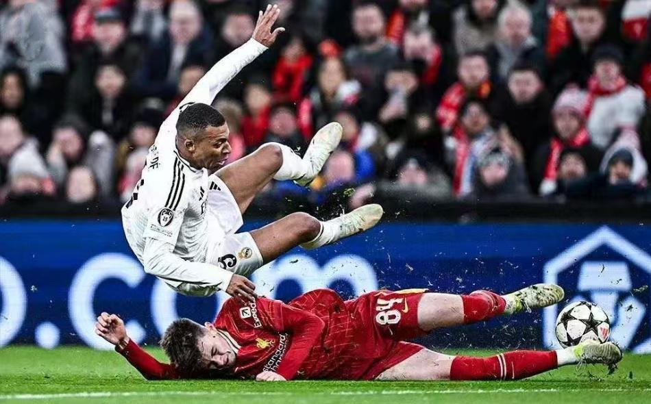 皇马0-1负于利物浦！库尔图瓦6次神扑难救主，布拉德利成关键