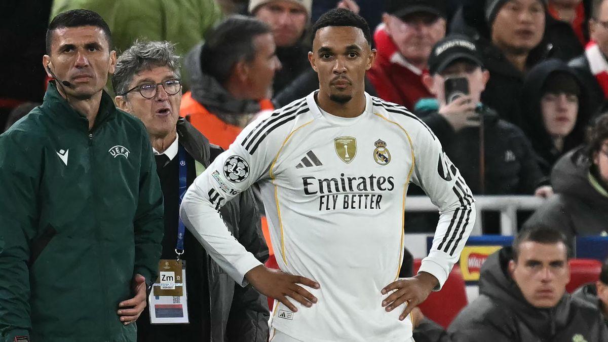 阿诺德穿皇马球衣重返安菲尔德，球迷狂嘘与壁画涂鸦引热议