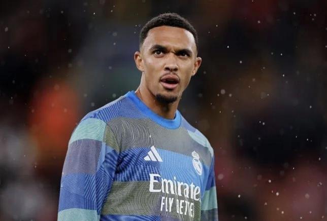 阿诺德替补出场10分钟引热议：皇马转会暂显三输，未来仍可期