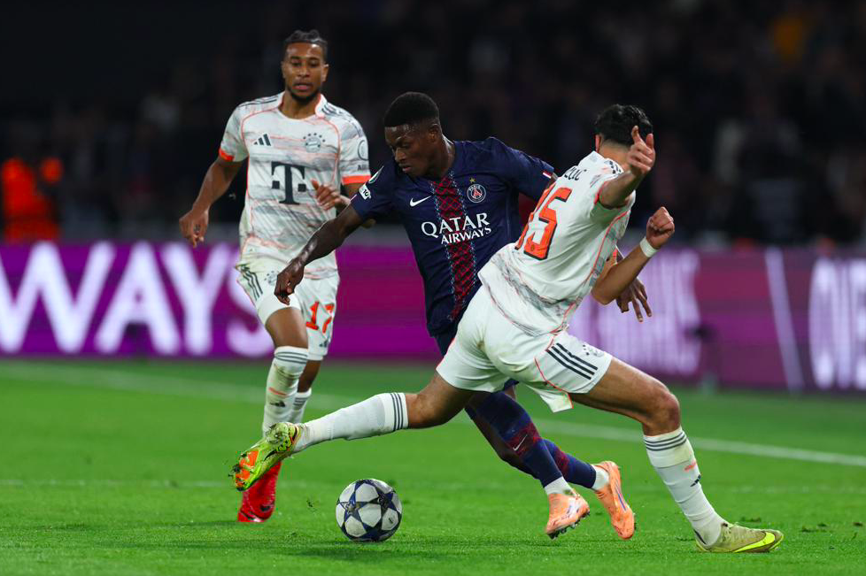 欧冠焦点战：巴黎1-2负拜仁，11.5亿豪门双核伤退，榜首易主