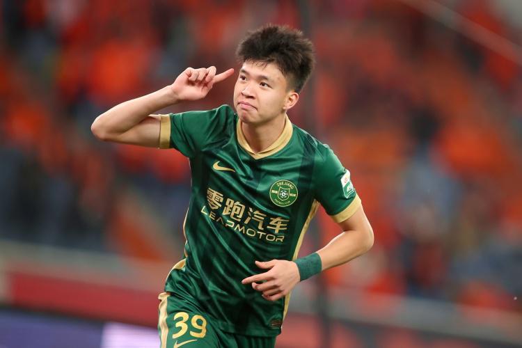 王钰栋引欧洲多队关注！浙江青训新星或迎转会良机