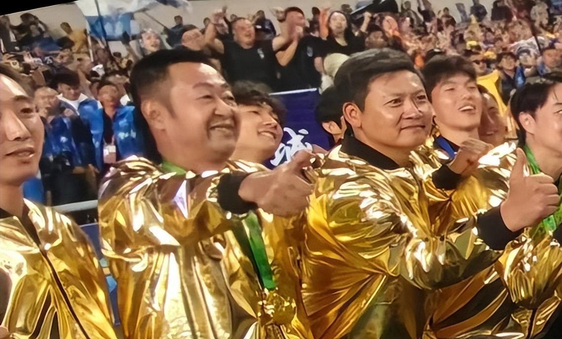 苏超联赛遭质疑！泰州夺冠引争议，亚泰青训梯队成焦点