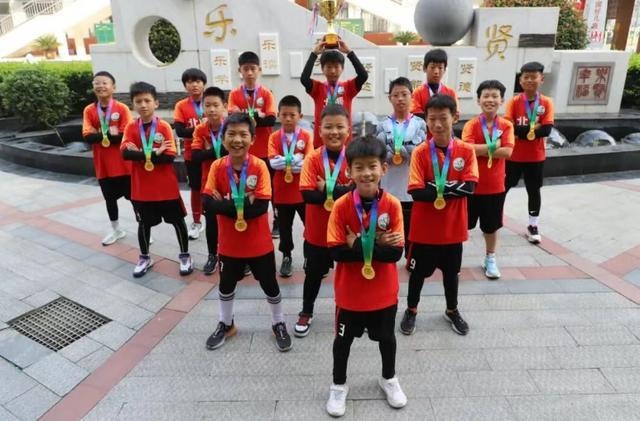 北塘实验小学足球队比赛现场